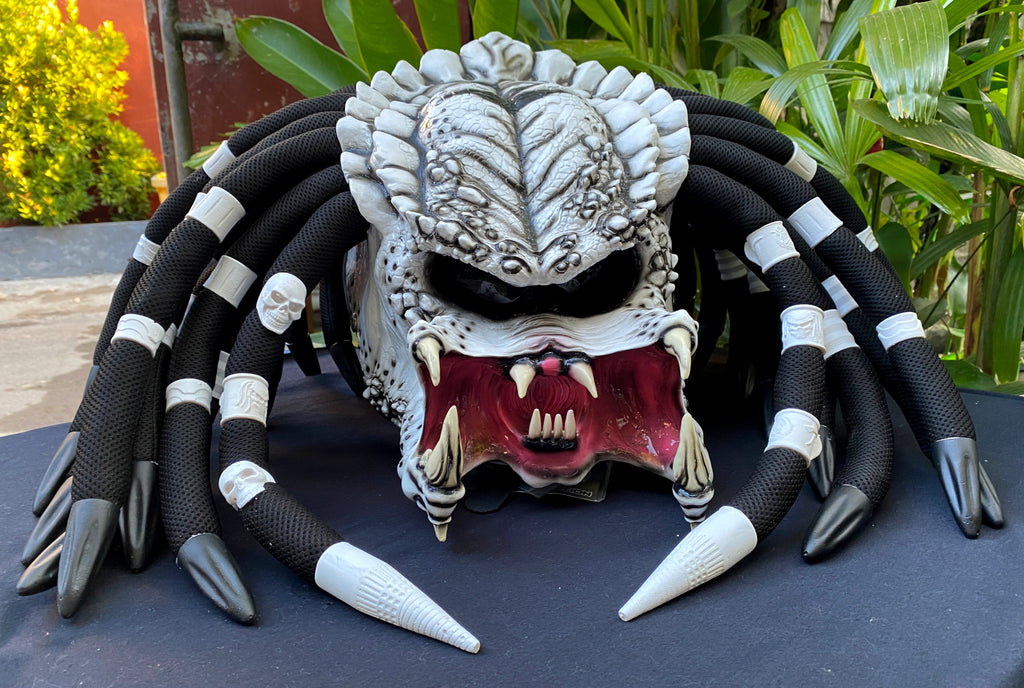 Predator helmet Ghost Rider Alien Custom Motorcycle Helmet with Dreadlocks and Fangs